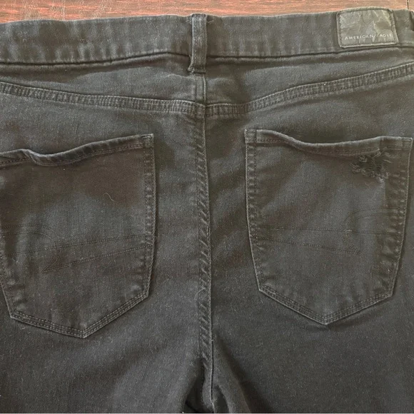 American Eagle women’s size 14 black distressed jeans - Picture 4 of 4